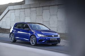2017 Volkswagen Golf R 5-Door